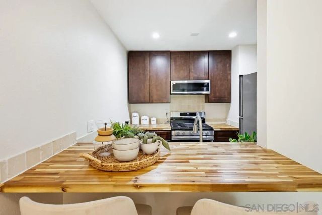 1605 S HOTEL CIRCLE B101, San Diego, CA 92108