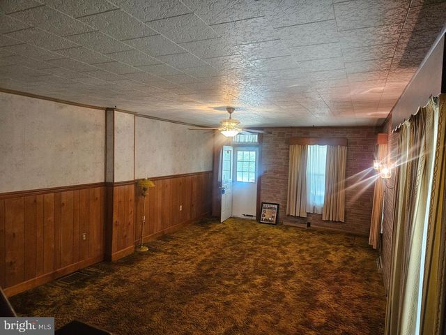 558 CENTER ST, Millersburg, PA 17061