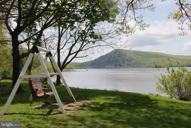 558 CENTER ST, Millersburg, PA 17061