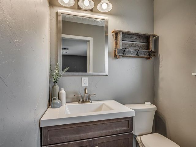 8636 Ambassador Road, Oklahoma City, OK 73169