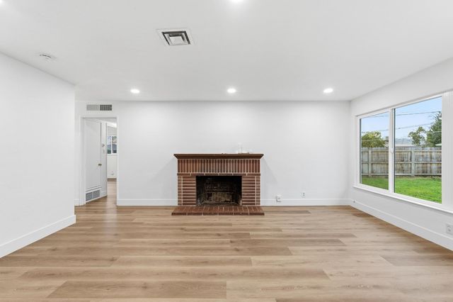 3473 E Dayton Avenue, Fresno, CA 93726