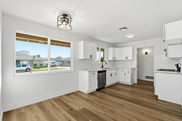 3473 E Dayton Avenue, Fresno, CA 93726