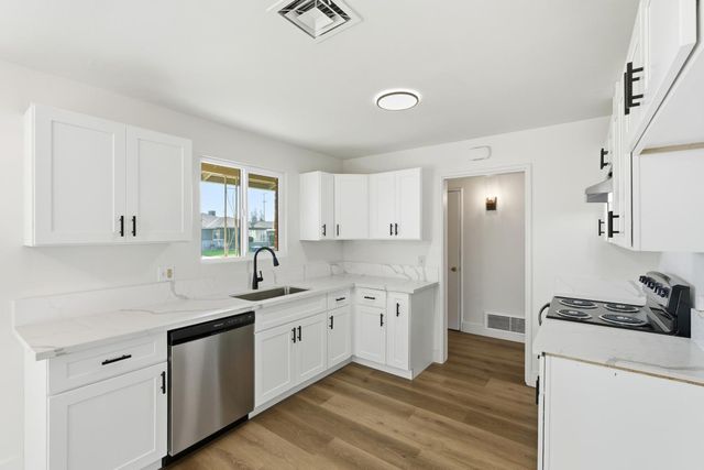 3473 E Dayton Avenue, Fresno, CA 93726