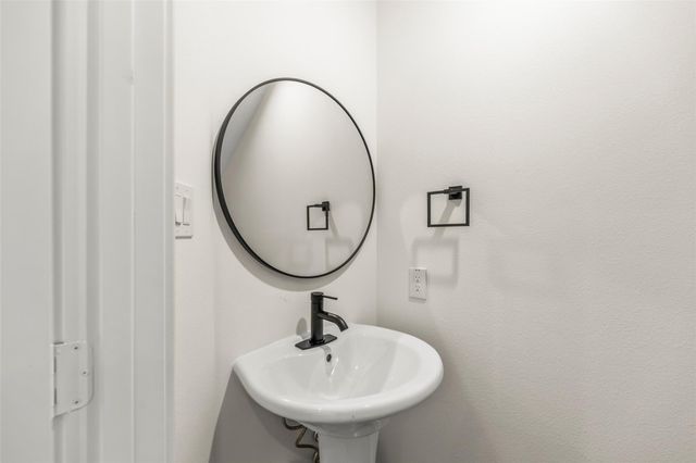 1810 Palmetto Landing Court, Houston, TX 77009