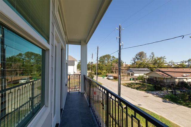 1810 Palmetto Landing Court, Houston, TX 77009