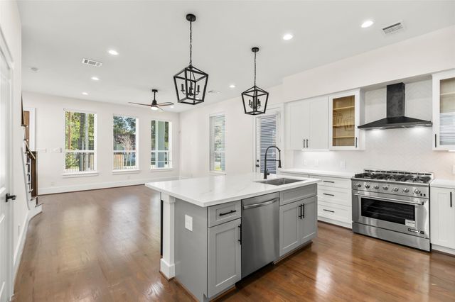 1810 Palmetto Landing Court, Houston, TX 77009