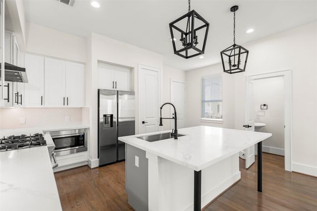 1810 Palmetto Landing Court, Houston, TX 77009