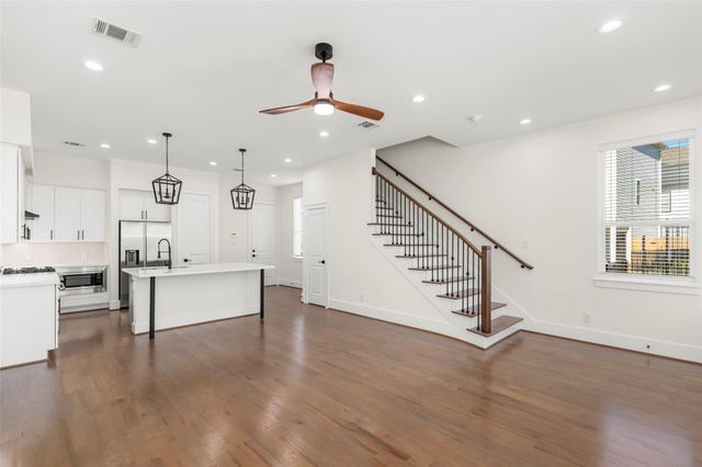 1810 Palmetto Landing Court, Houston, TX 77009