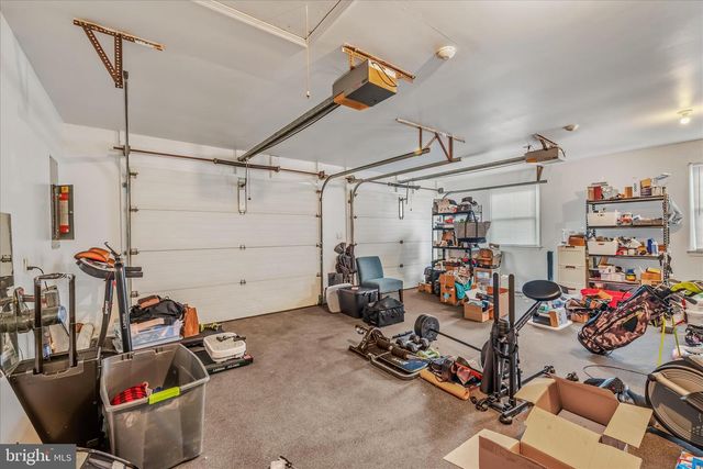105 GRADE RD, Falling Waters, WV 25419