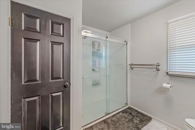 105 GRADE RD, Falling Waters, WV 25419