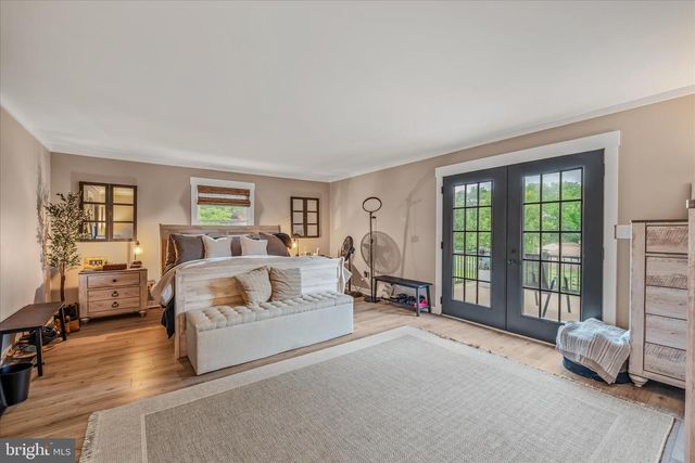 105 GRADE RD, Falling Waters, WV 25419