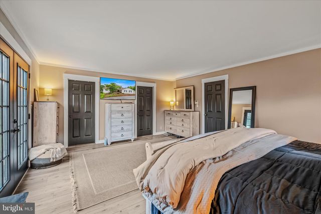 105 GRADE RD, Falling Waters, WV 25419
