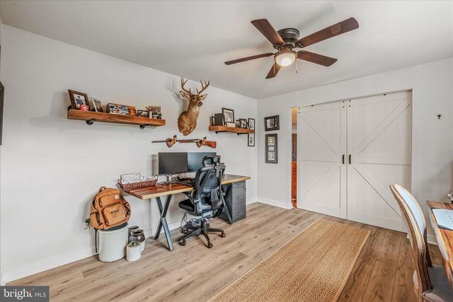 105 GRADE RD, Falling Waters, WV 25419