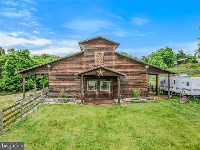 105 GRADE RD, Falling Waters, WV 25419