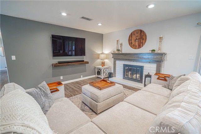 604 Hudspeth, Simi Valley, CA 93065