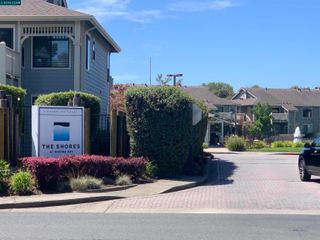 96 Lakeshore Ct, Richmond, CA 94804