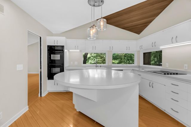 14717 Minnehaha Place, Minnetonka, MN 55391