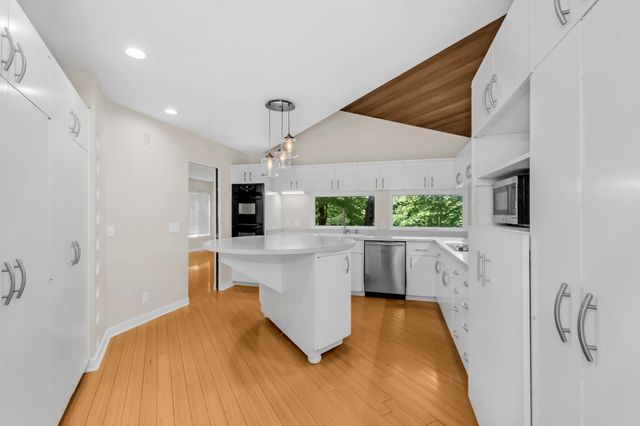 14717 Minnehaha Place, Minnetonka, MN 55391