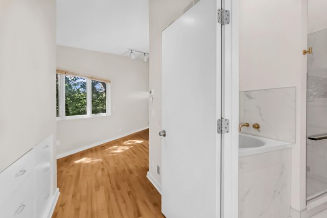 14717 Minnehaha Place, Minnetonka, MN 55391