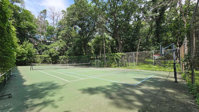 14717 Minnehaha Place, Minnetonka, MN 55391