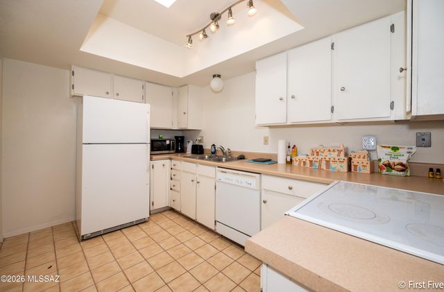 6970 E Abby Lane, Tucson, AZ 85715
