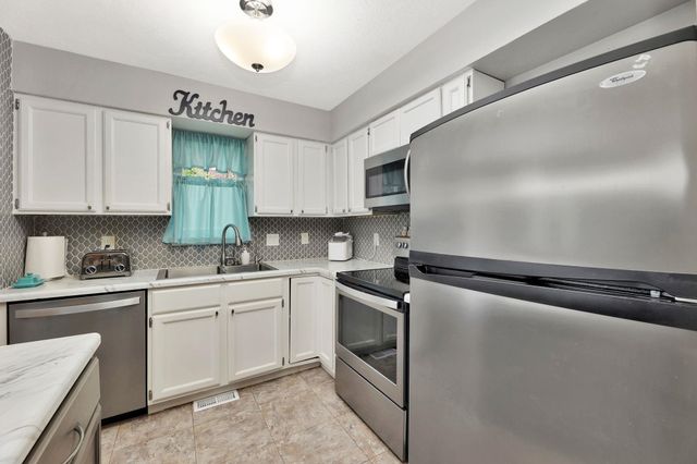 10825 W Lotus St, Wichita, KS 67209