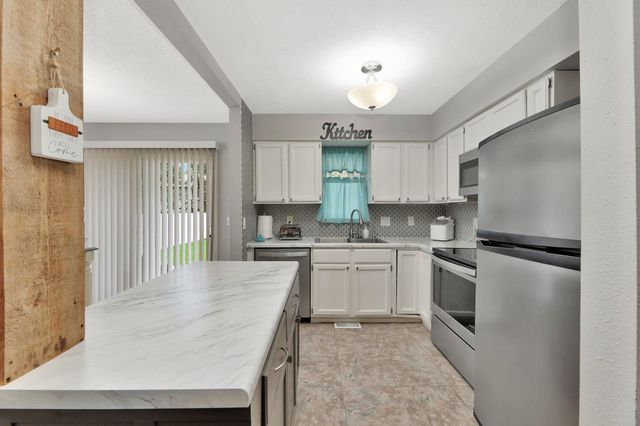 10825 W Lotus St, Wichita, KS 67209