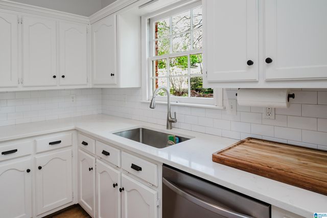 1589 SOUTHPOINTE DRIVE, Hoover, AL 35244