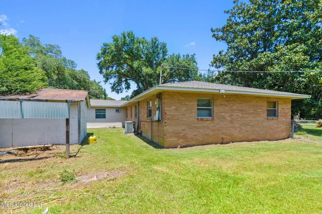 12157 Mccandliss Drive, Gulfport, MS 39503
