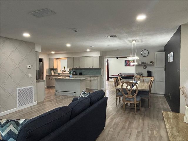2802 22ND AVENUE W, Bradenton, FL 34205