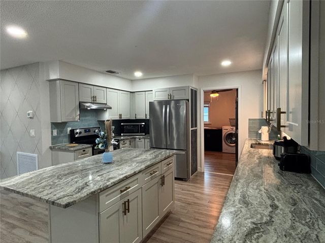 2802 22ND AVENUE W, Bradenton, FL 34205