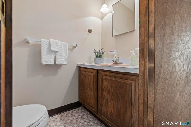 4066 Mountain Road, Suffield, CT 06093