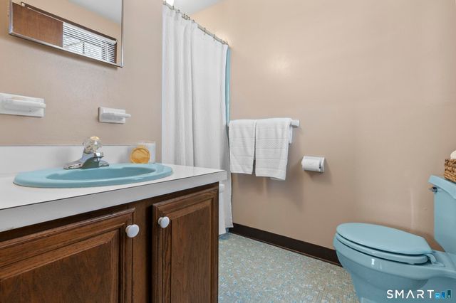 4066 Mountain Road, Suffield, CT 06093