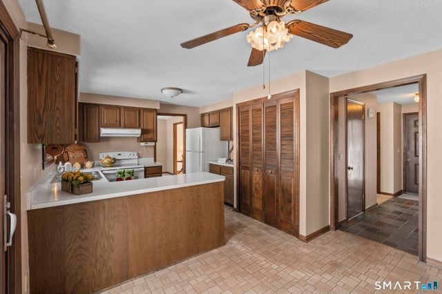 4066 Mountain Road, Suffield, CT 06093