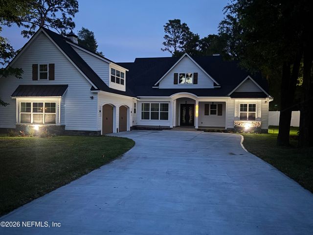 2418 LEAFDALE Circle S, Jacksonville, FL 32218