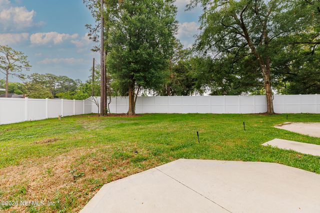 2418 LEAFDALE Circle S, Jacksonville, FL 32218