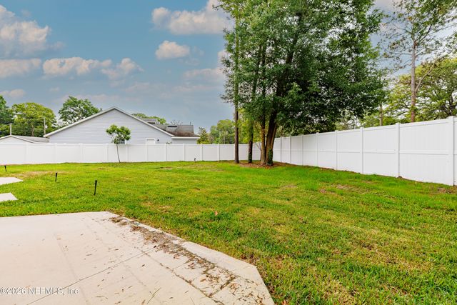 2418 LEAFDALE Circle S, Jacksonville, FL 32218