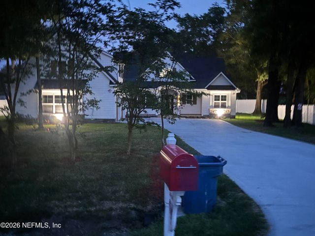 2418 LEAFDALE Circle S, Jacksonville, FL 32218