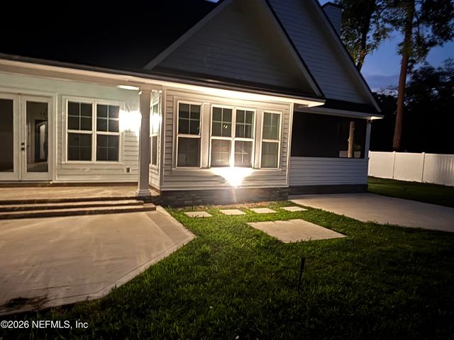 2418 LEAFDALE Circle S, Jacksonville, FL 32218