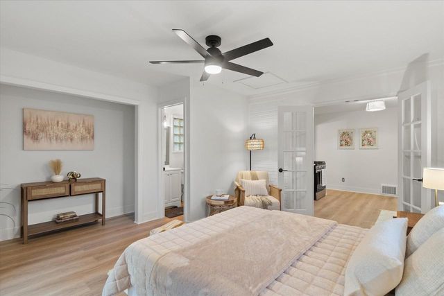 1301 E Norwich AVENUE, Saint Francis, WI 53235