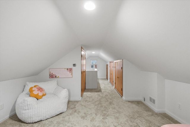 1301 E Norwich AVENUE, Saint Francis, WI 53235