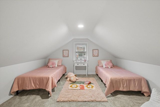 1301 E Norwich AVENUE, Saint Francis, WI 53235