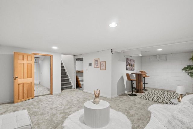 1301 E Norwich AVENUE, Saint Francis, WI 53235