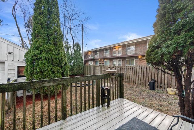 1301 E Norwich AVENUE, Saint Francis, WI 53235