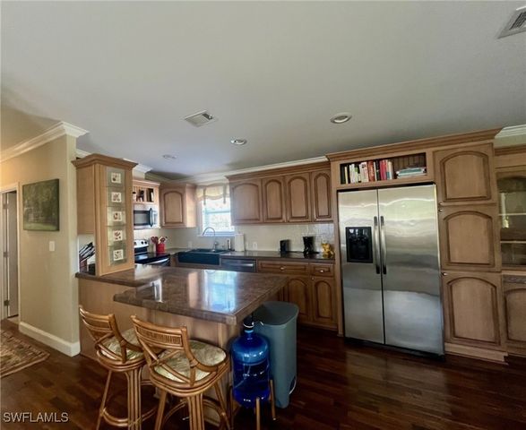 1284 Diamond Lake CIR, Naples, FL 34114