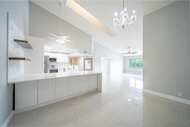 13810 Oneida Drive C2, Delray Beach, FL 33446