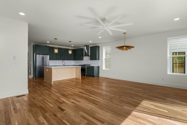 2158 Summitt Ave, Nashville, TN 37218