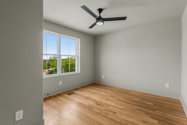2158 Summitt Ave, Nashville, TN 37218