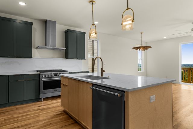 2158 Summitt Ave, Nashville, TN 37218