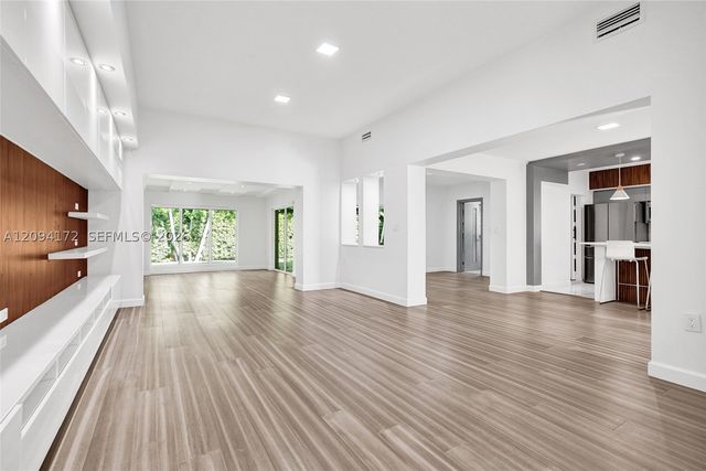 4726 Alton Rd, Miami Beach, FL 33140